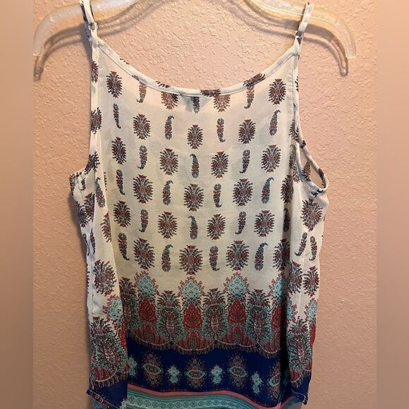 Hint of blush colorful tank top - Picture 2 of 8